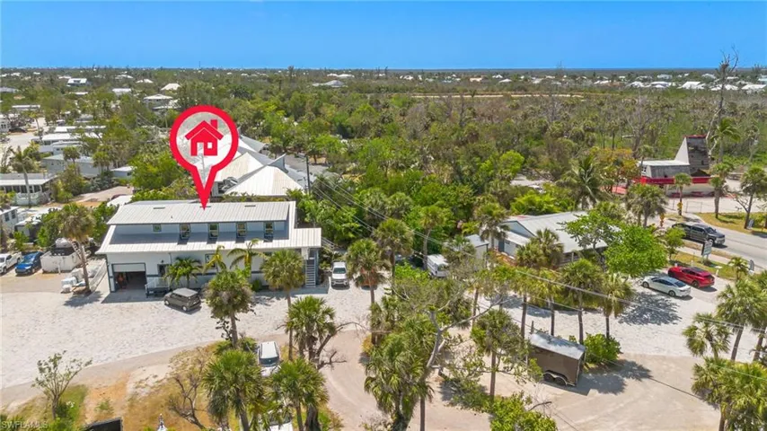 Flex Building with plenty of parking.