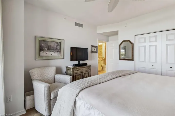 1001  Arbor Lake  DR, Naples, FL 34110
