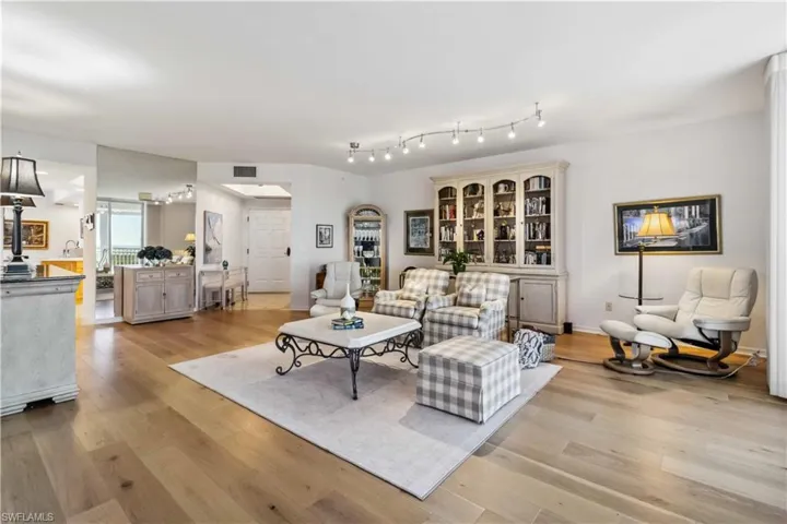 1001  Arbor Lake  DR, Naples, FL 34110
