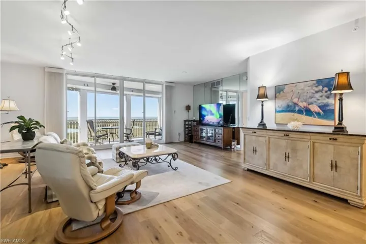 1001  Arbor Lake  DR, Naples, FL 34110