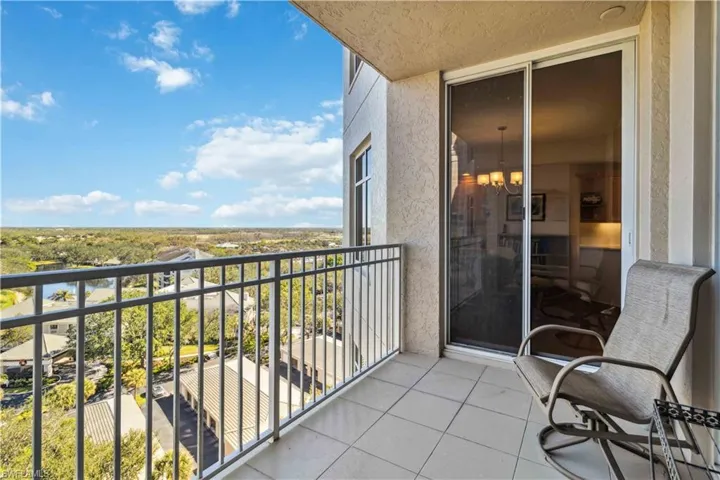 1001  Arbor Lake  DR, Naples, FL 34110