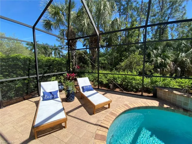 Sunbathing area on lanai