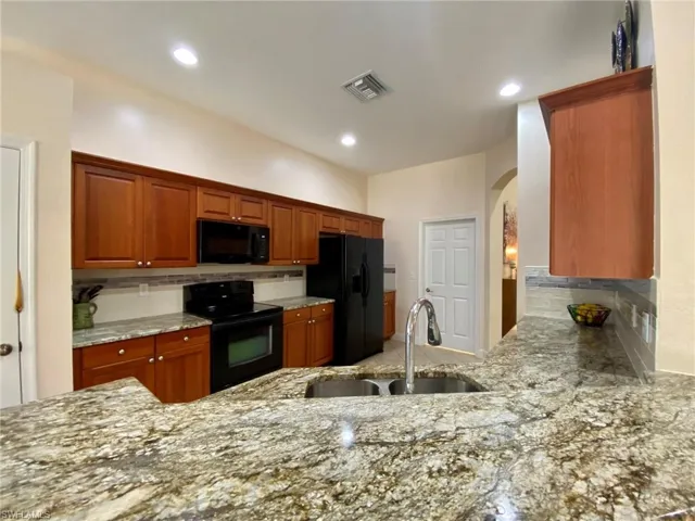 Large breakfast bar