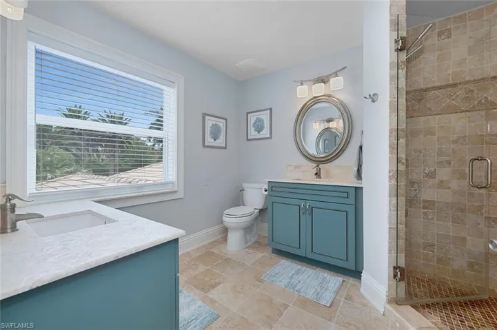 Ensuite Bathroom Upstairs