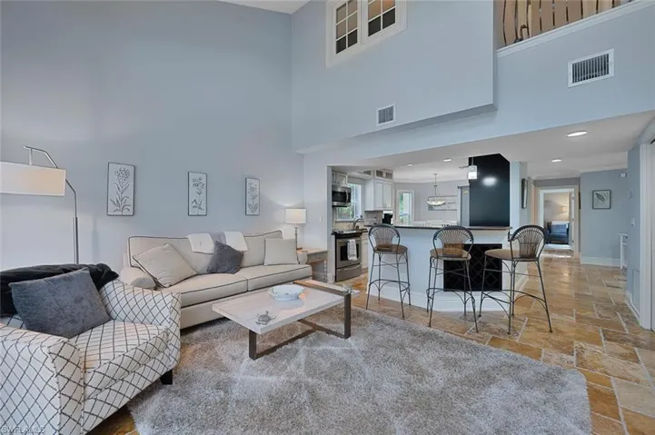 Living room with a high ceilings