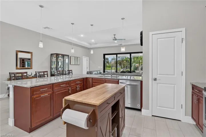 307 Gleason Pkwy, Cape Coral, Florida 33914