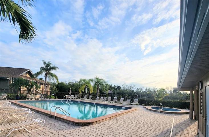 Community Pool & Spa