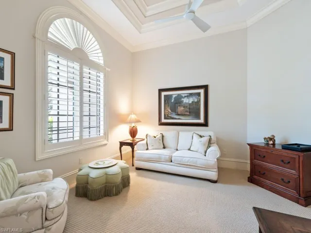 Sitting Room/Bedroom