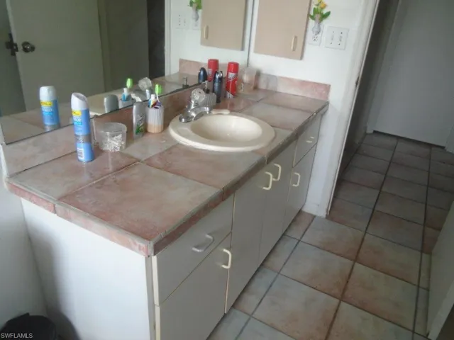 1815 NW 13th  ST, Cape Coral, FL 33993