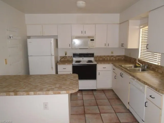 1815 NW 13th  ST, Cape Coral, FL 33993