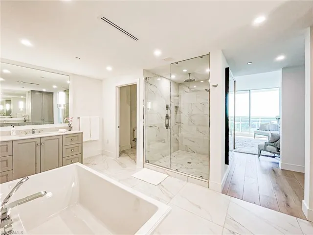 13925 Old Coast Rd 1104, Naples, Florida 34110
