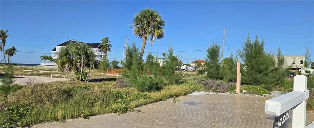 Center lot front looking toward the left side