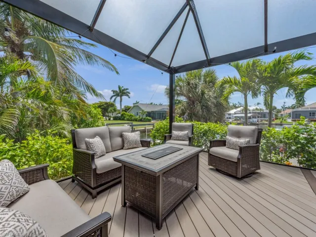 Deck featuring an outdoor hangout area
