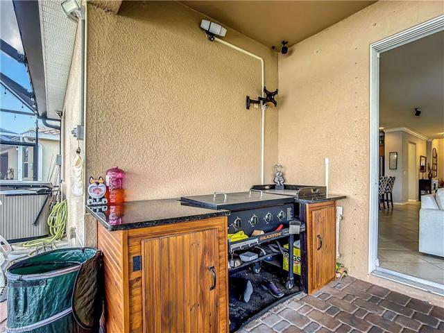 Outdoor Kitchen