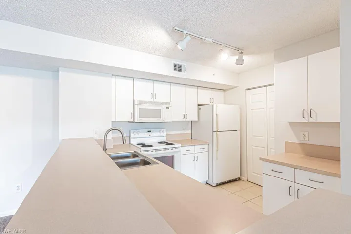 1810  Florida Club  CIR, Naples, FL 34112