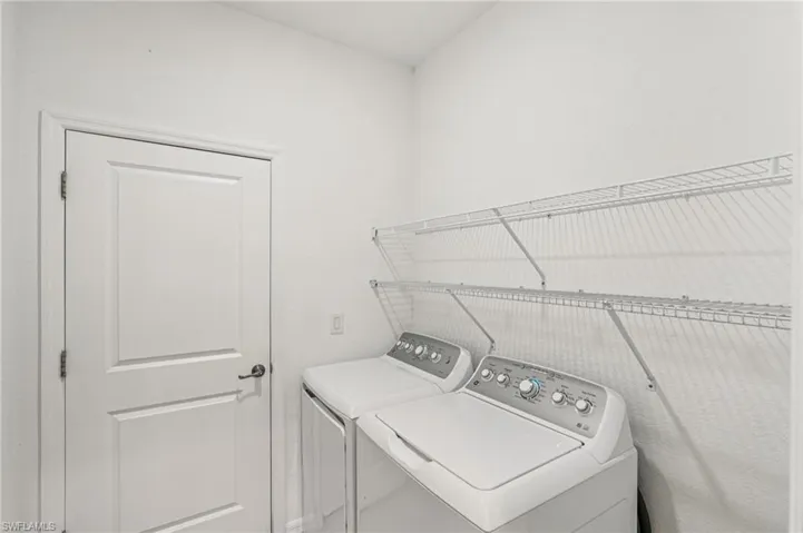 Washroom with independent washer and dryer
