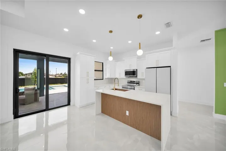2214 Nw 24th Ter, Cape Coral, Florida 33993