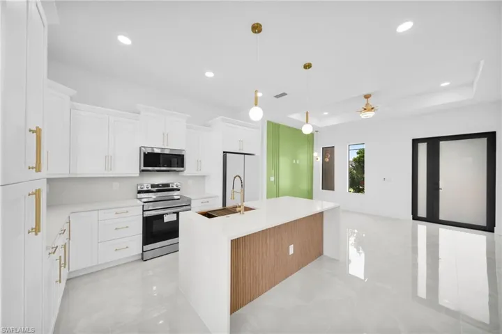 2214 Nw 24th Ter, Cape Coral, Florida 33993