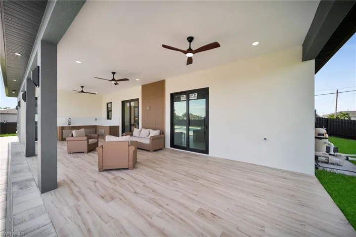 2214 Nw 24th Ter, Cape Coral, Florida 33993