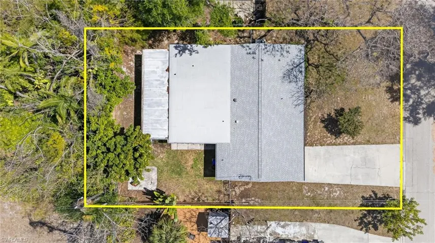 4633  Siesta  CIR, Fort Myers, FL 33901