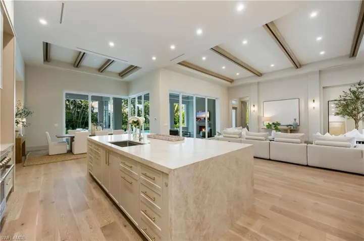 4851 Crayton Rd, Naples, Florida 34103