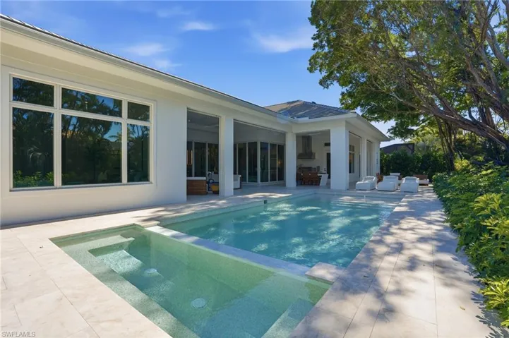 4851 Crayton Rd, Naples, Florida 34103