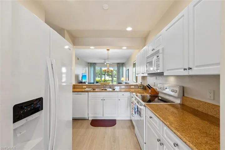 7940 Mahogany Run Ln 611, Naples, Florida 34113