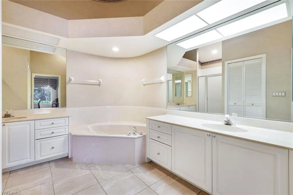 26280 Devonshire CT, Bonita Springs, FL 34134,225063375