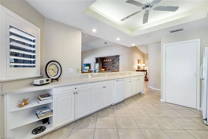 Counter and cabinet space is plentiful.  The pantry is to the right, next to the refrigerator.
