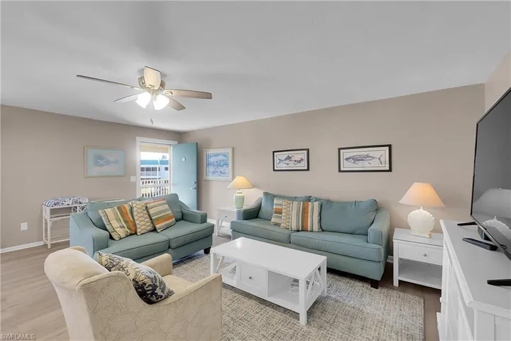A welcoming space that makes entertaining easy, with room for friends to linger, laugh, and spend time together.