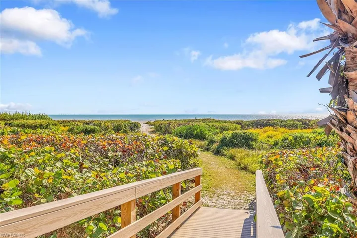 Just a short walk and the Gulf awaits you!