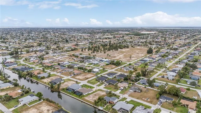 2933 Sw 11th Pl, Cape Coral Fl 33914
