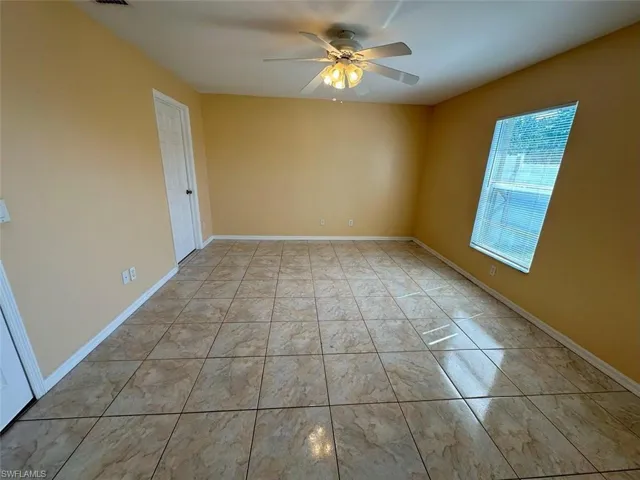 922 Ne 2nd Pl, Cape Coral Fl 33909