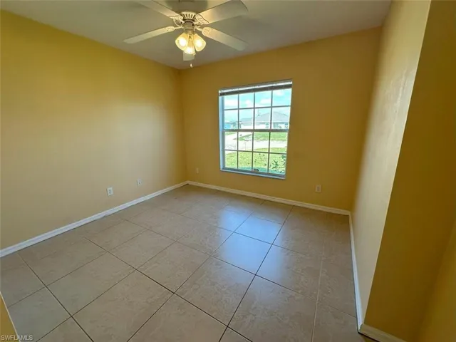 922 Ne 2nd Pl, Cape Coral Fl 33909