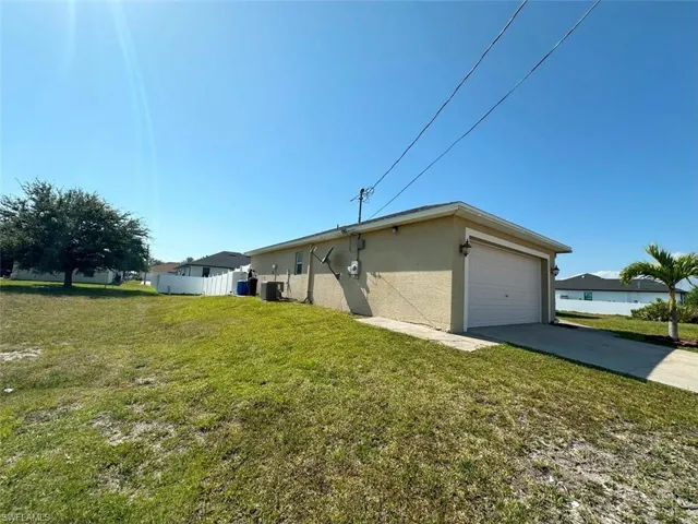 922 Ne 2nd Pl, Cape Coral Fl 33909