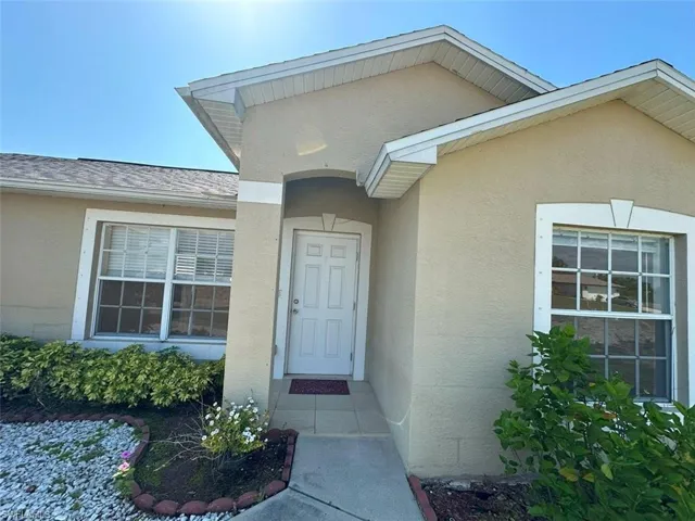 922 Ne 2nd Pl, Cape Coral Fl 33909