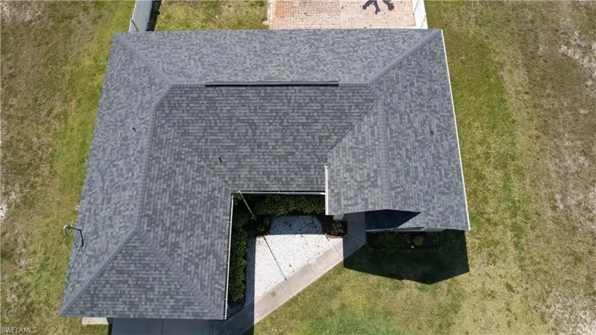 922 Ne 2nd Pl, Cape Coral Fl 33909