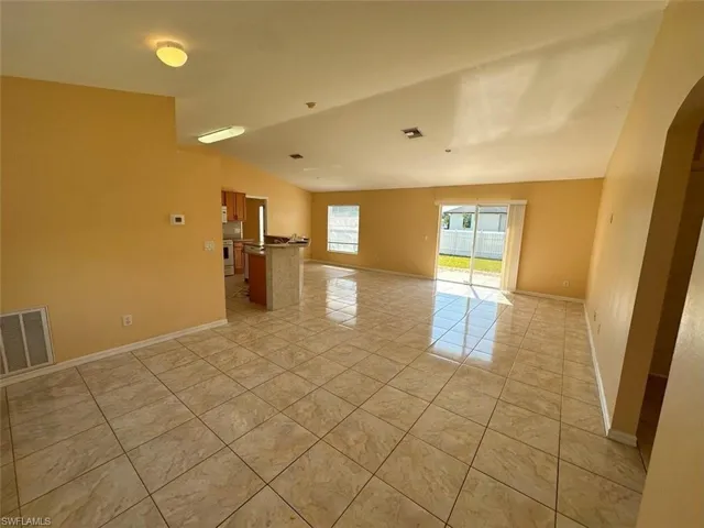 922 Ne 2nd Pl, Cape Coral Fl 33909
