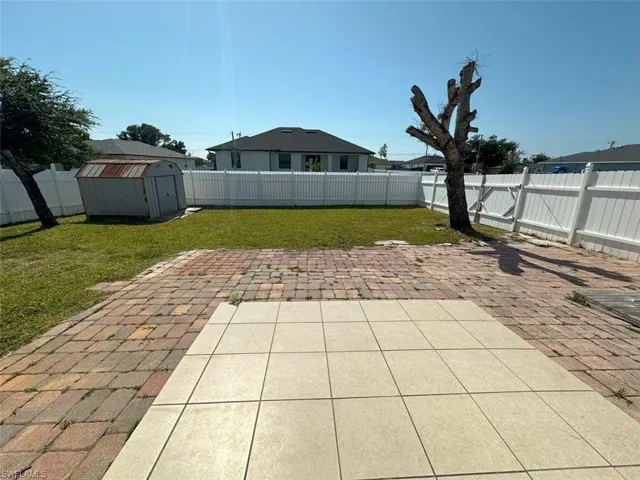 922 Ne 2nd Pl, Cape Coral Fl 33909