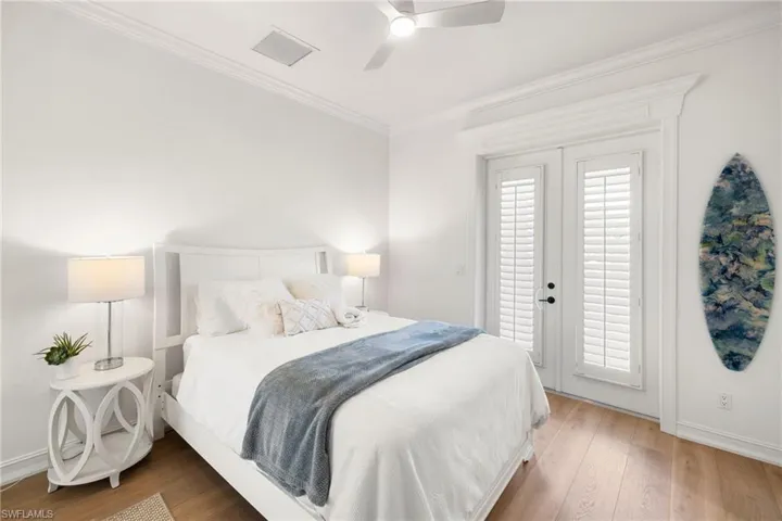 950 8th St S, Naples, Florida 34102