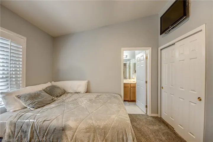Guest bedroom with ensuite