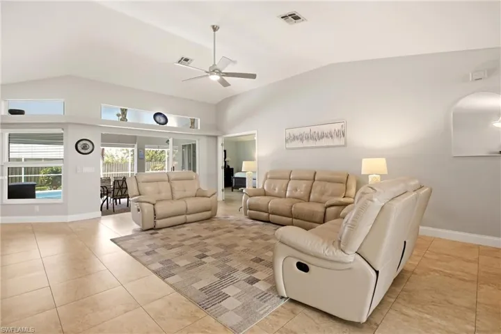 238 Sw 45th Ter, Cape Coral, Florida 33914