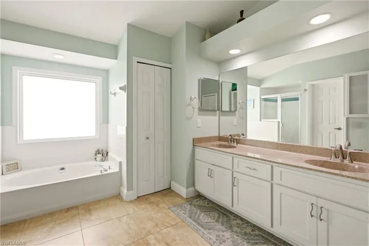 238 Sw 45th Ter, Cape Coral, Florida 33914