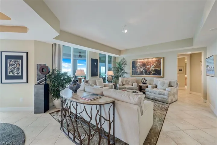 295  Grande  WAY, Naples, FL 34110