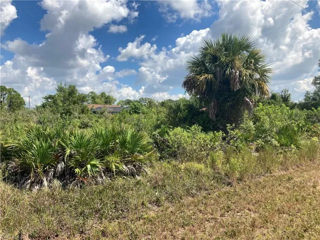 735 Central ST E, LEHIGH ACRES FL 33974