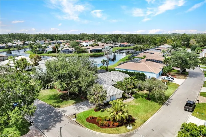 Bird's eye view featuring a residential view and a water view