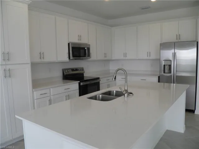 Large Island Kitchen