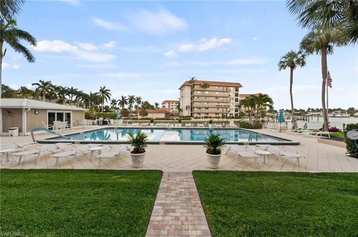 2880 Gulf Shore Blvd N 410, Naples, Florida 34103