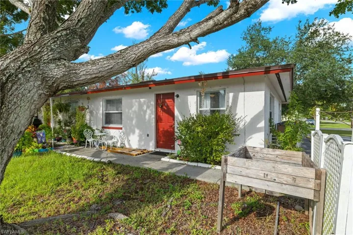 Large trees provide welcome shade to units.