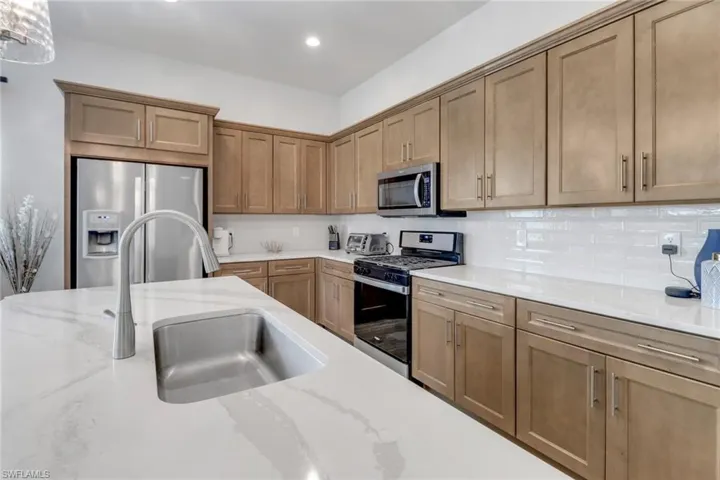 9044  Saint Lucia  DR, Naples, FL 34114